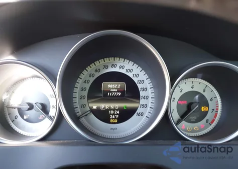 2013 Mercedes-Benz C 300 Sport 4Matic z USA, uszkodzony, nr VIN WDDGF8AB0DA811508